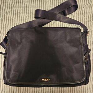 Tumi Voyageur Lola Messenger Bag Ex Condition